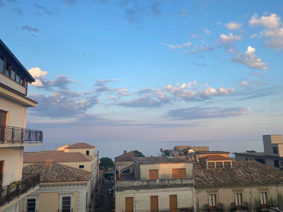 Emerella Luxury Suites Siderno Beach Exterior foto