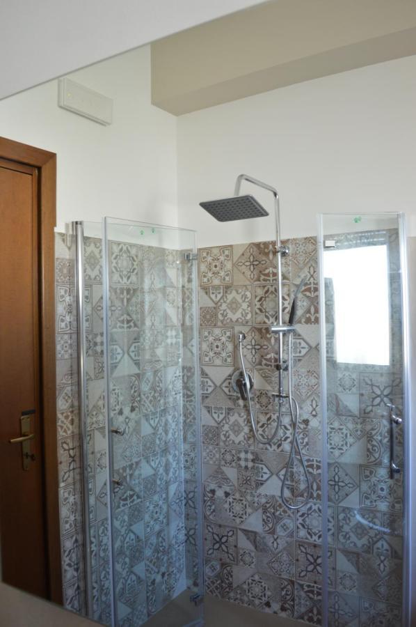 Emerella Luxury Suites Siderno Beach Exterior foto