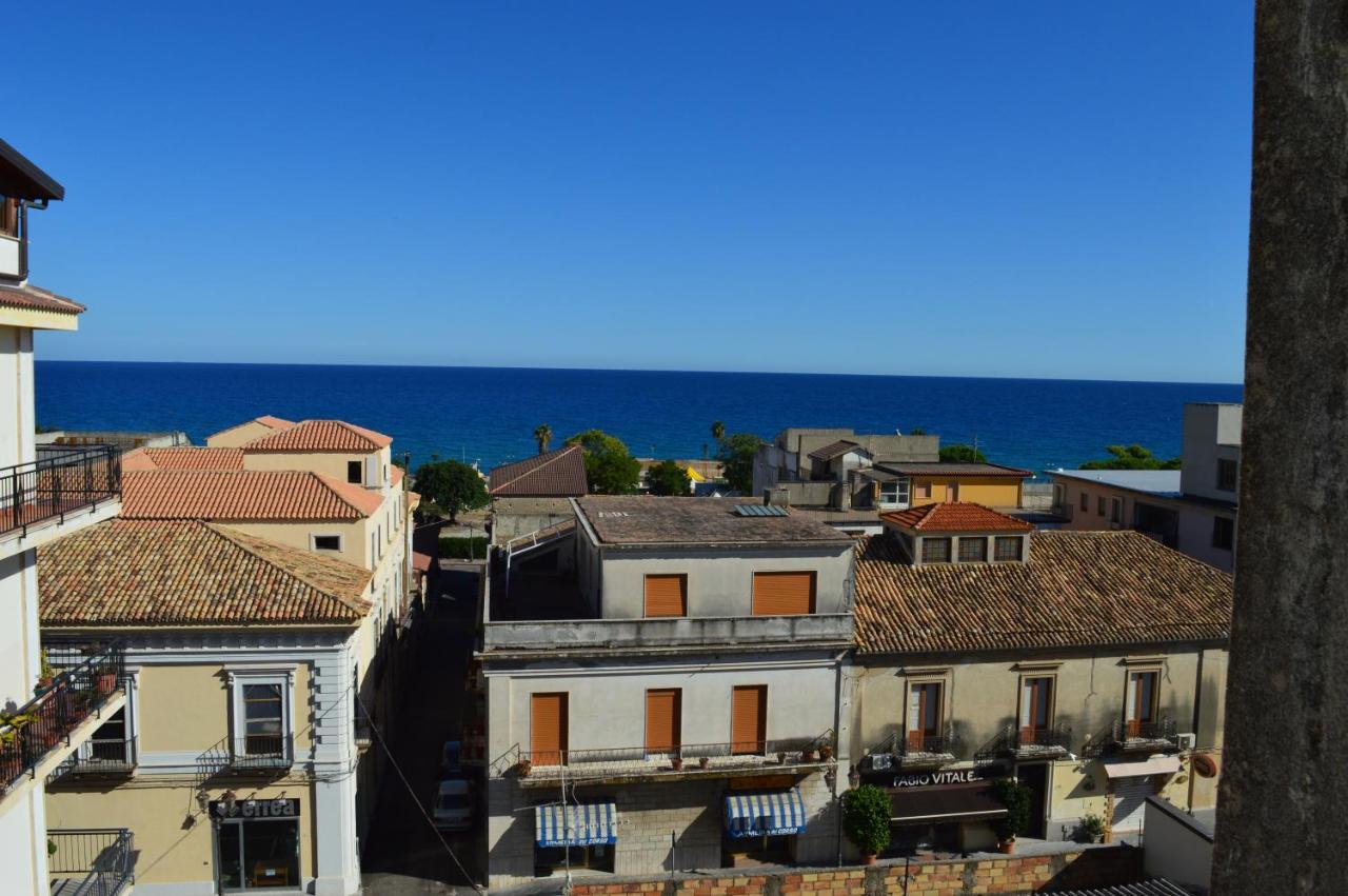 Emerella Luxury Suites Siderno Beach Exterior foto
